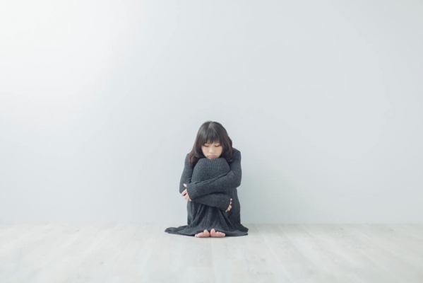 「人肌恋しい」の正体は?現代女性が求める「温もり」と「癒し」の心理と解決策