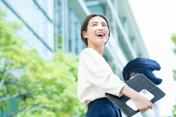 港区で働くキャリア女性が密かに求める癒しの正体―女性用風俗は“弱さを許す場所”